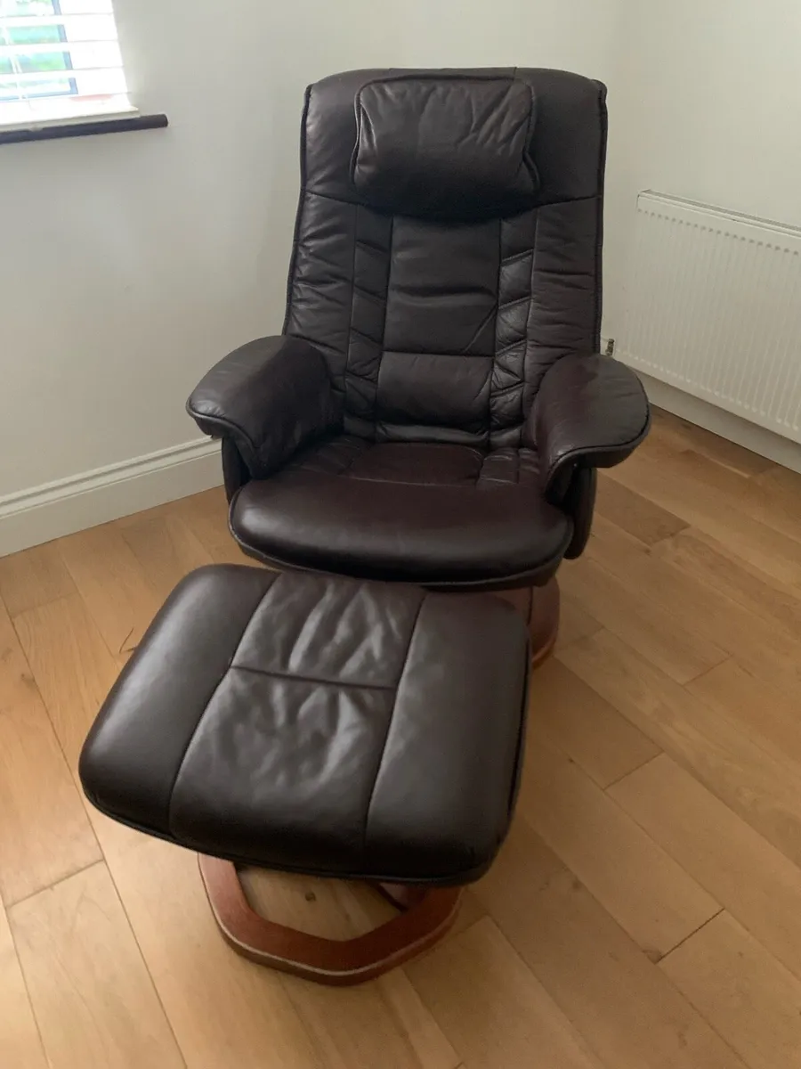 Leather Armchair with foot rest - Image 2