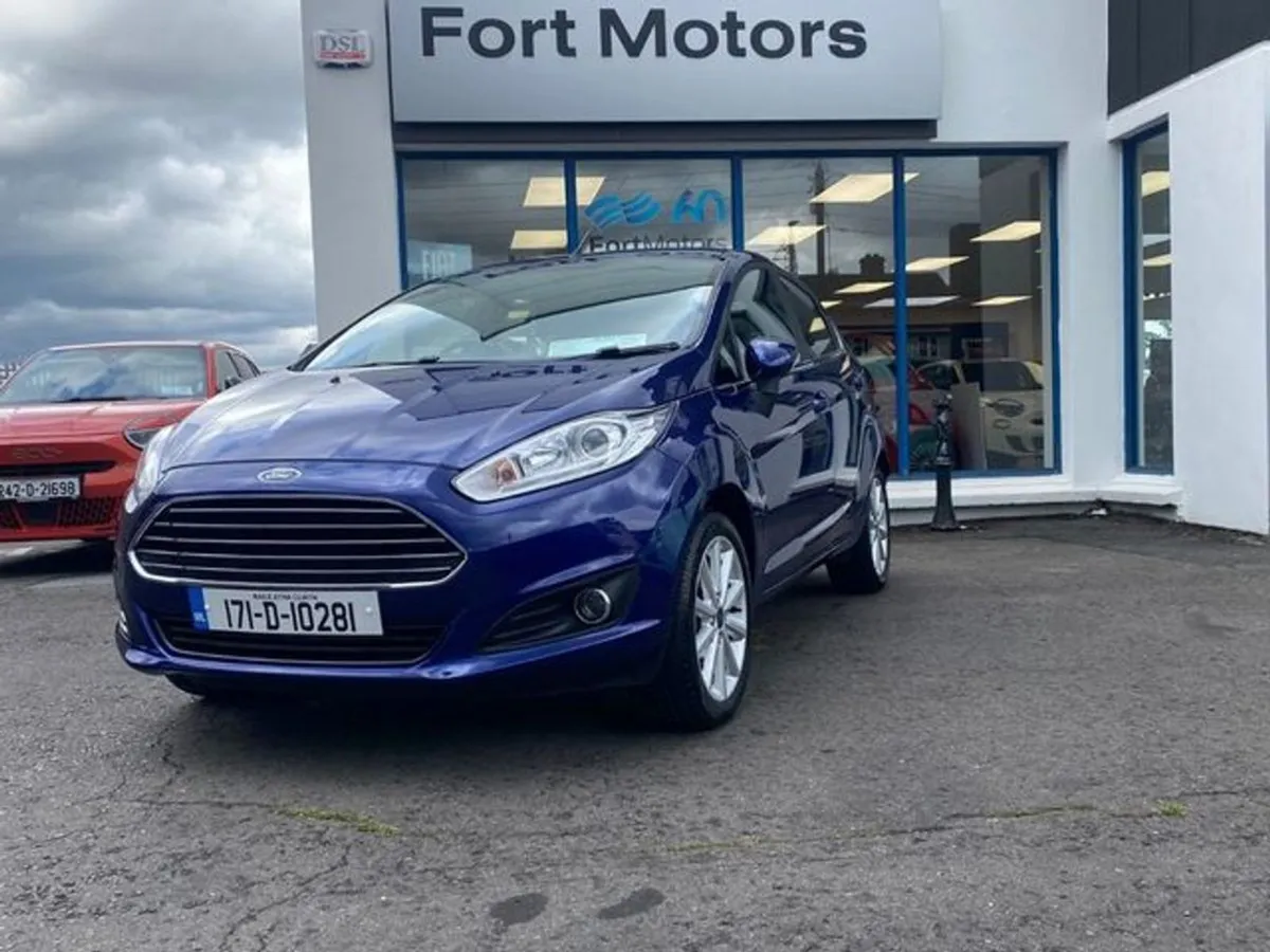 Ford Fiesta MCA Titanium 1.25 60ps M5 4DR - Image 2