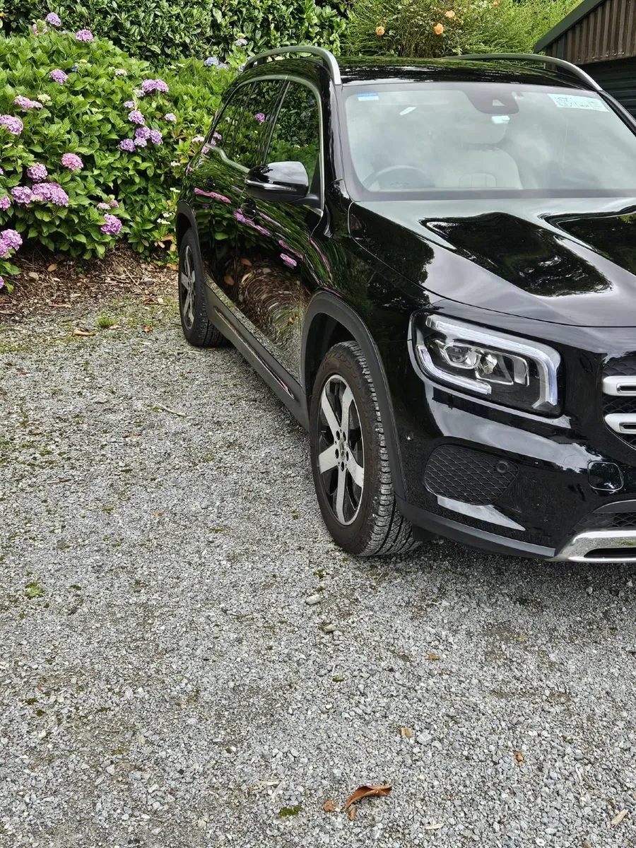 Mercedes-Benz GLB 2021 - Image 2
