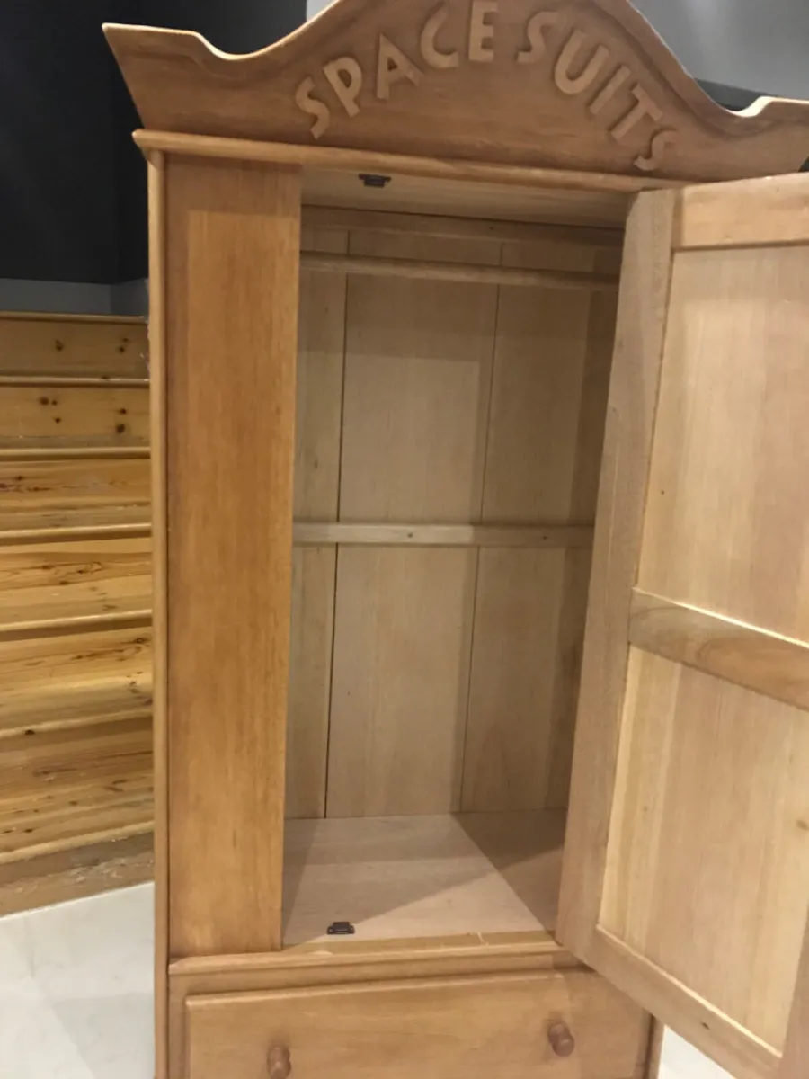 wardrobe - Image 2