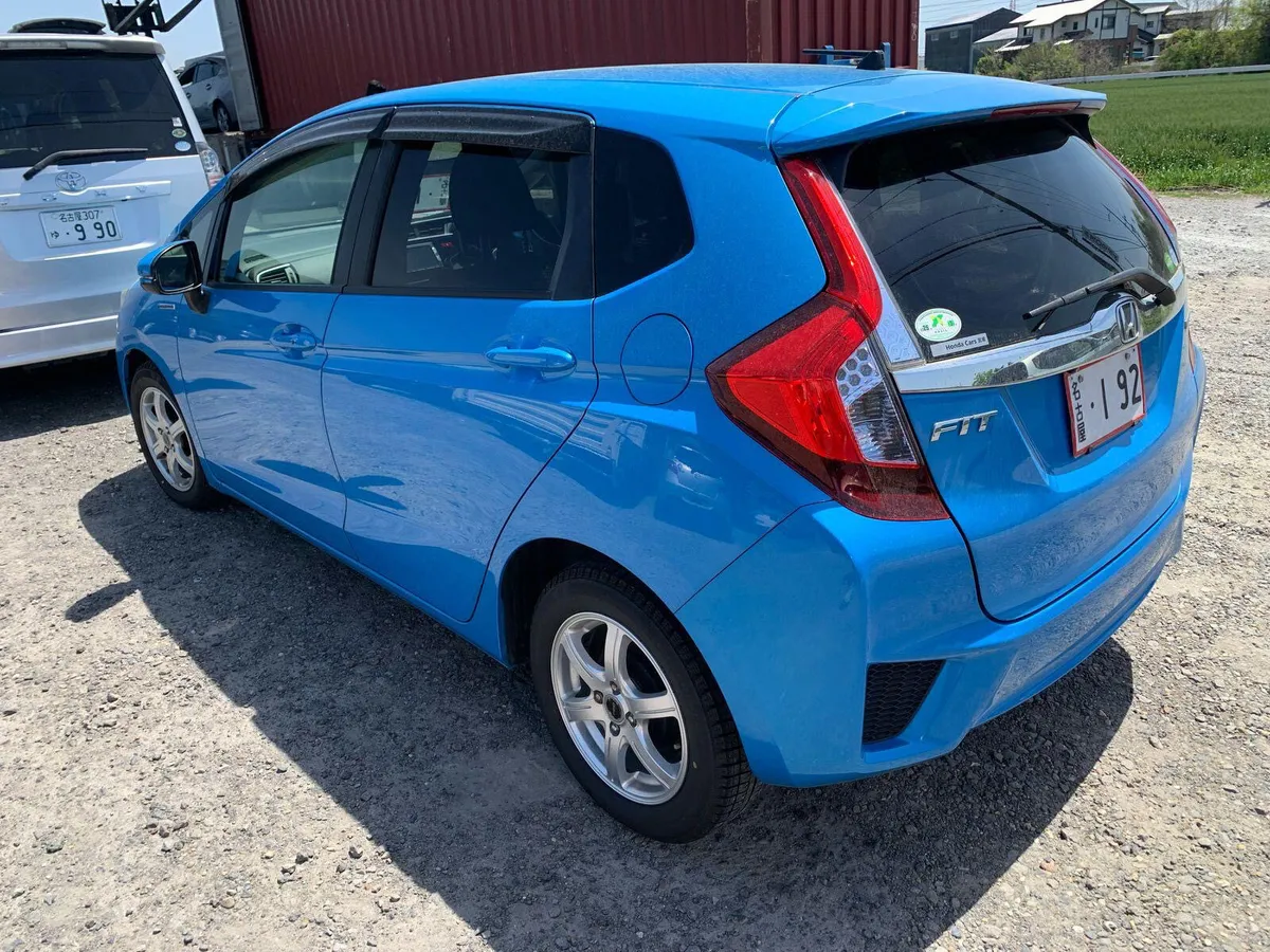 Car - Image 2