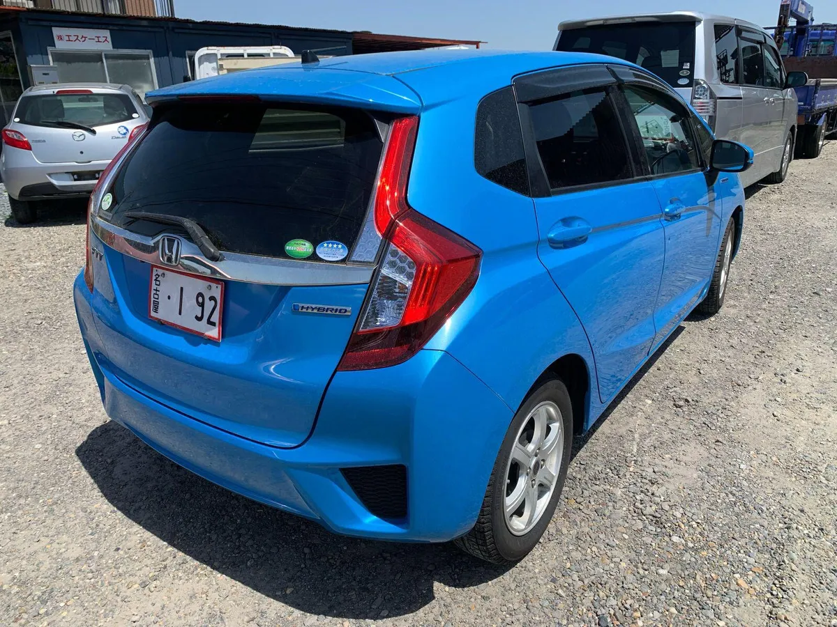 Car - Image 3