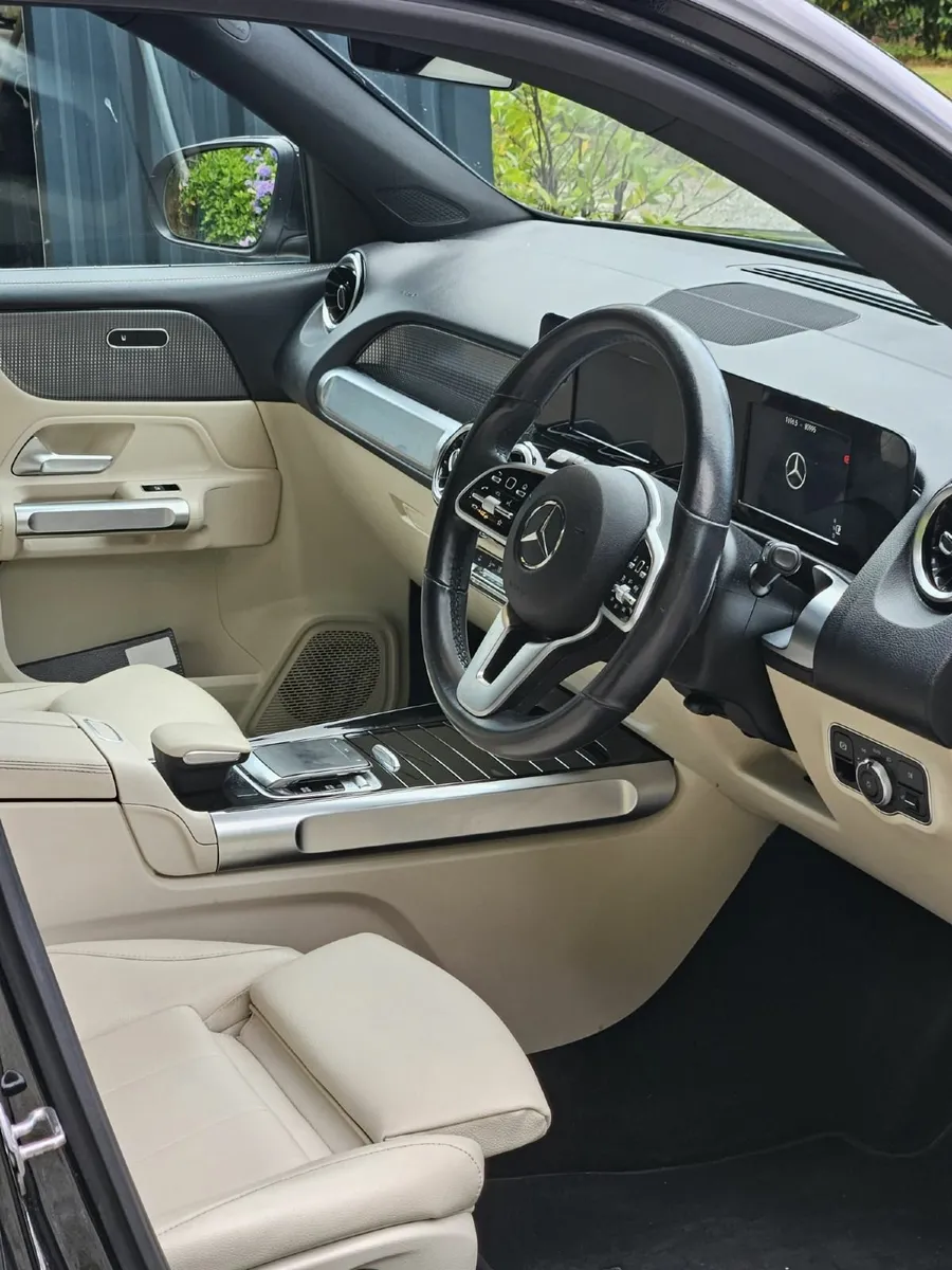 Mercedes-Benz GLB 2021 - Image 4