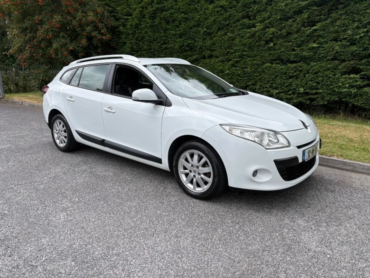 Renault Grand Megane Dynamique 1.5 DCI 4DR - Image 1