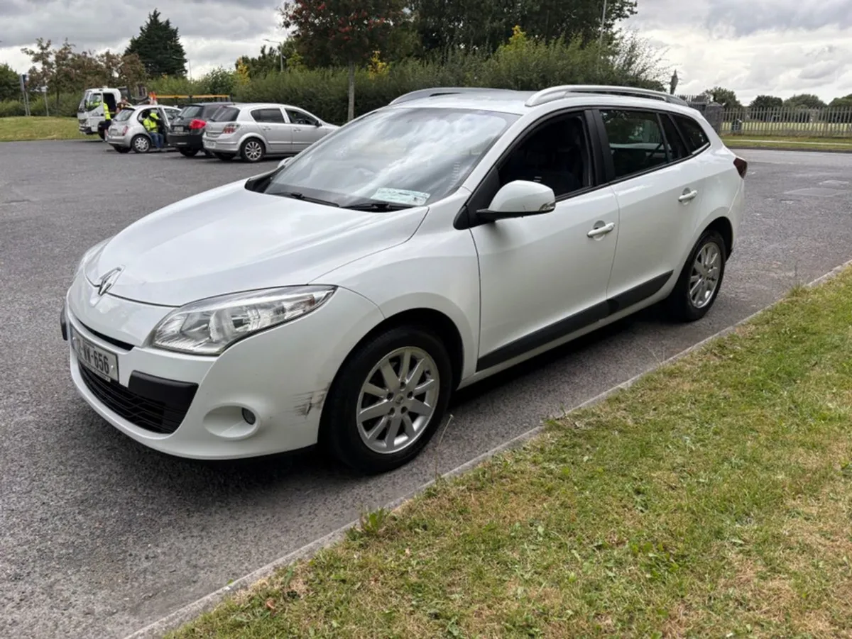 Renault Grand Megane Dynamique 1.5 DCI 4DR - Image 2