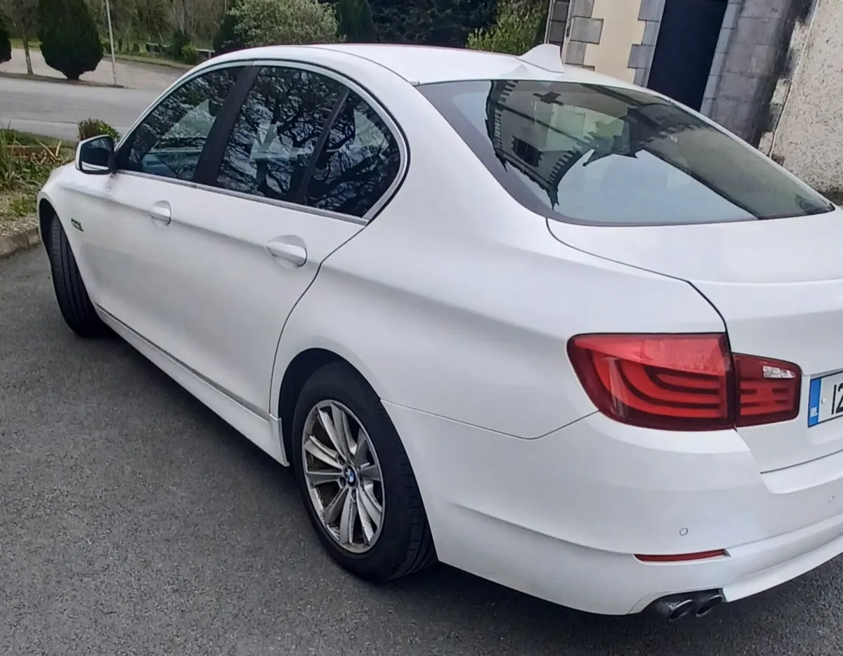 BMW 5-Series 2012 - Image 2