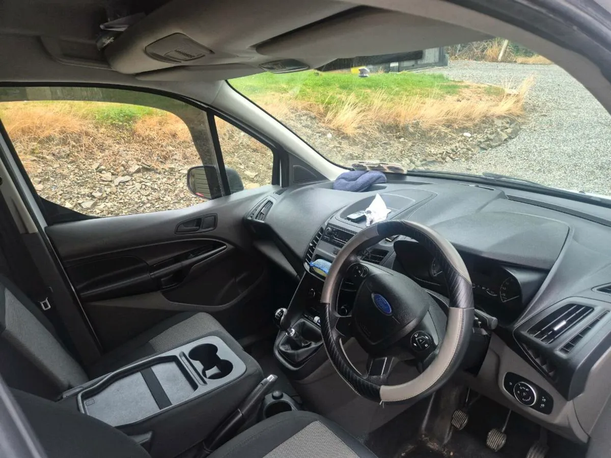 Ford Transit Connect - Image 4
