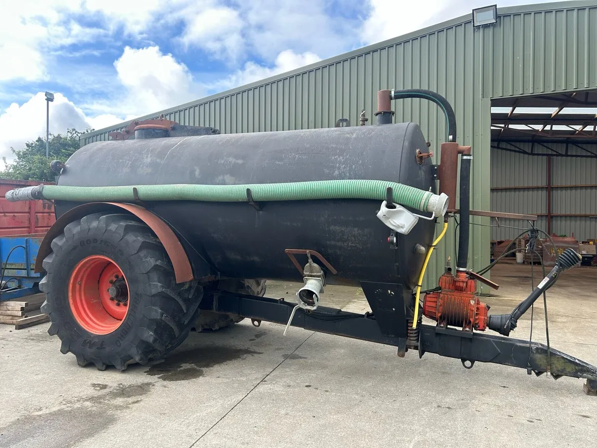 Conor 2500 LPG Tank on Wide Wheels - Image 1