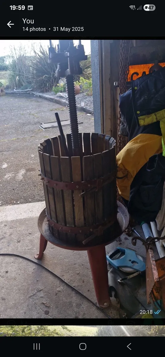 Apple juicer