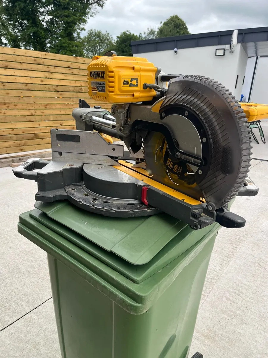 Dewalt flexvolt chop saw - Image 2