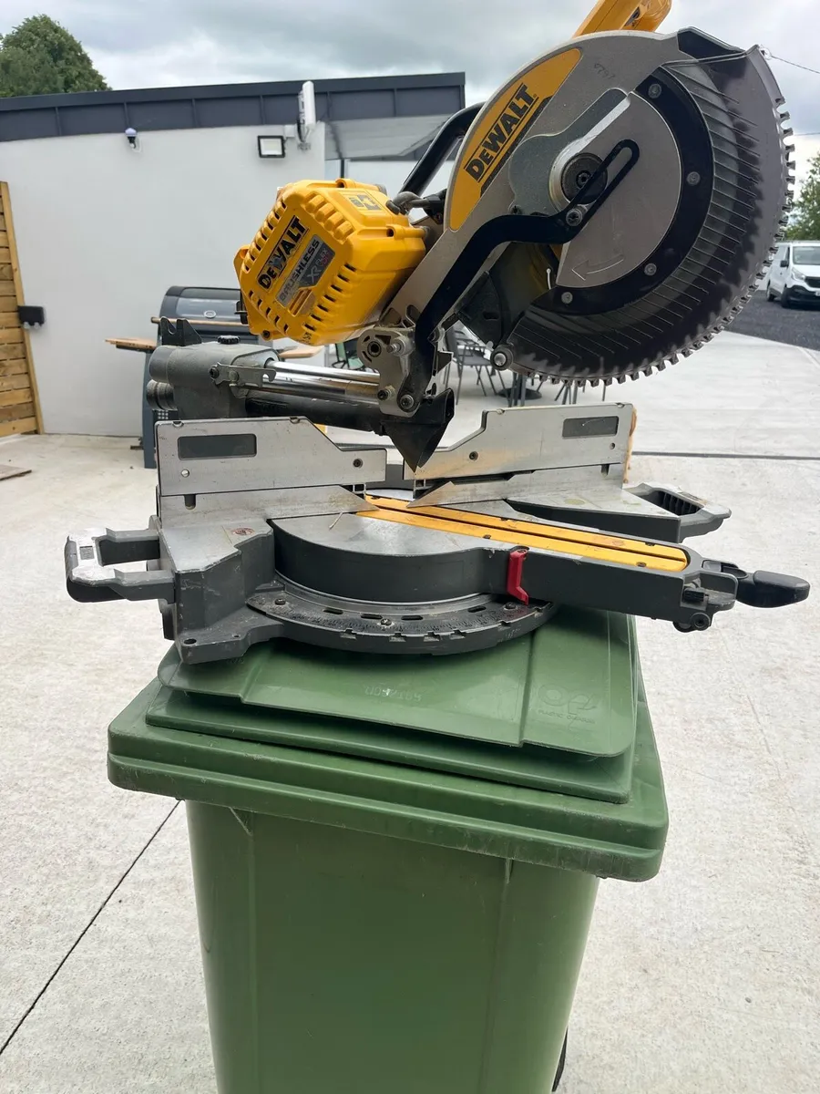Dewalt flexvolt chop saw - Image 4