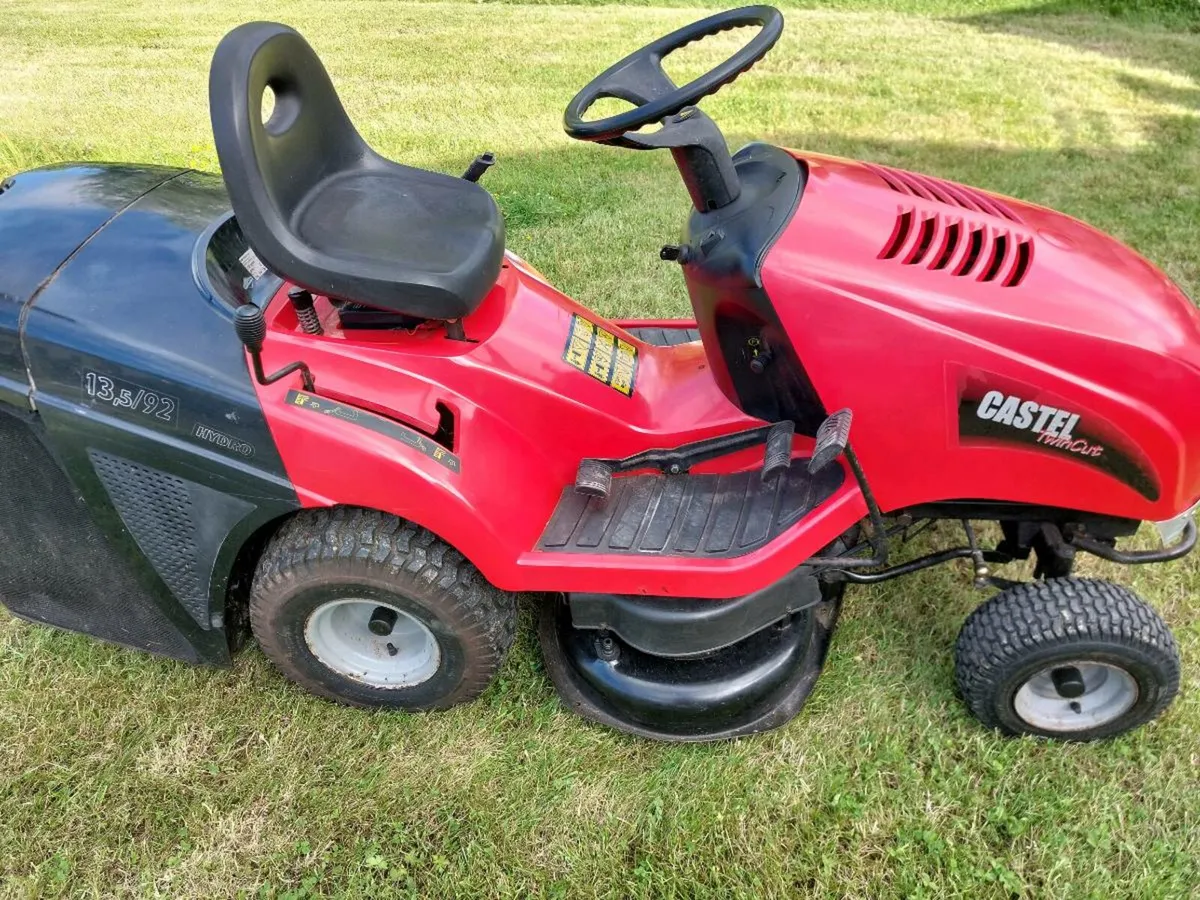 Castlegarden Ride-on Lawnmower - Image 1