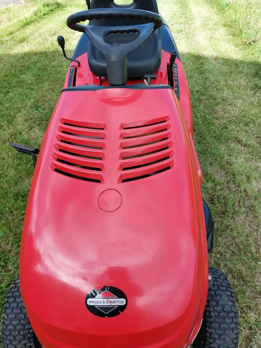 Castlegarden Ride-on Lawnmower - Image 4