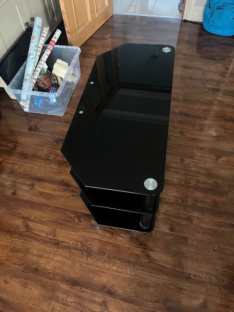 Glass tv stand - Image 1
