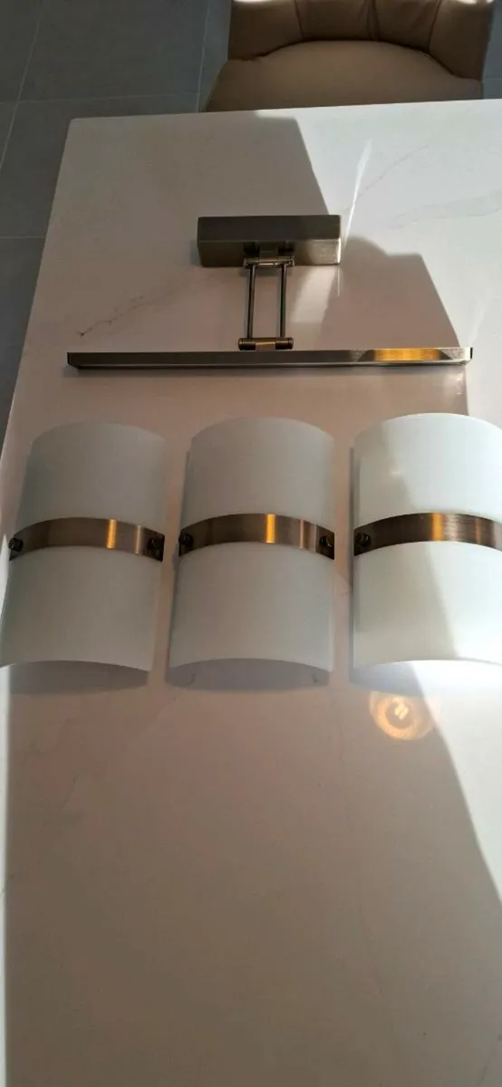Wall lights - Image 1