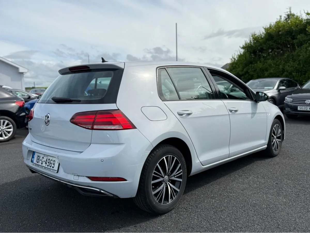 Volkswagen Golf 1.6 TDI SE NAV Bluemotion 115PS 5 - Image 3
