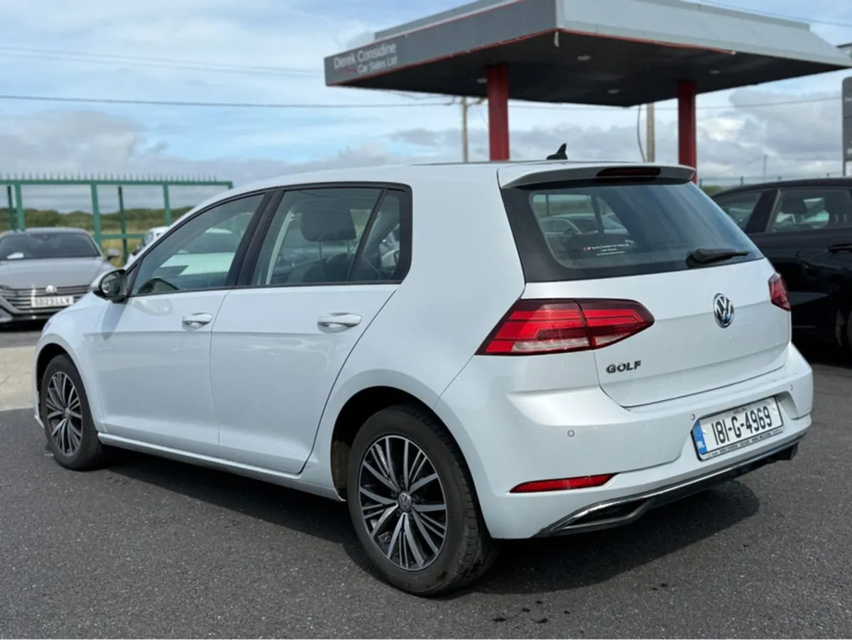 Volkswagen Golf 1.6 TDI SE NAV Bluemotion 115PS 5 - Image 4