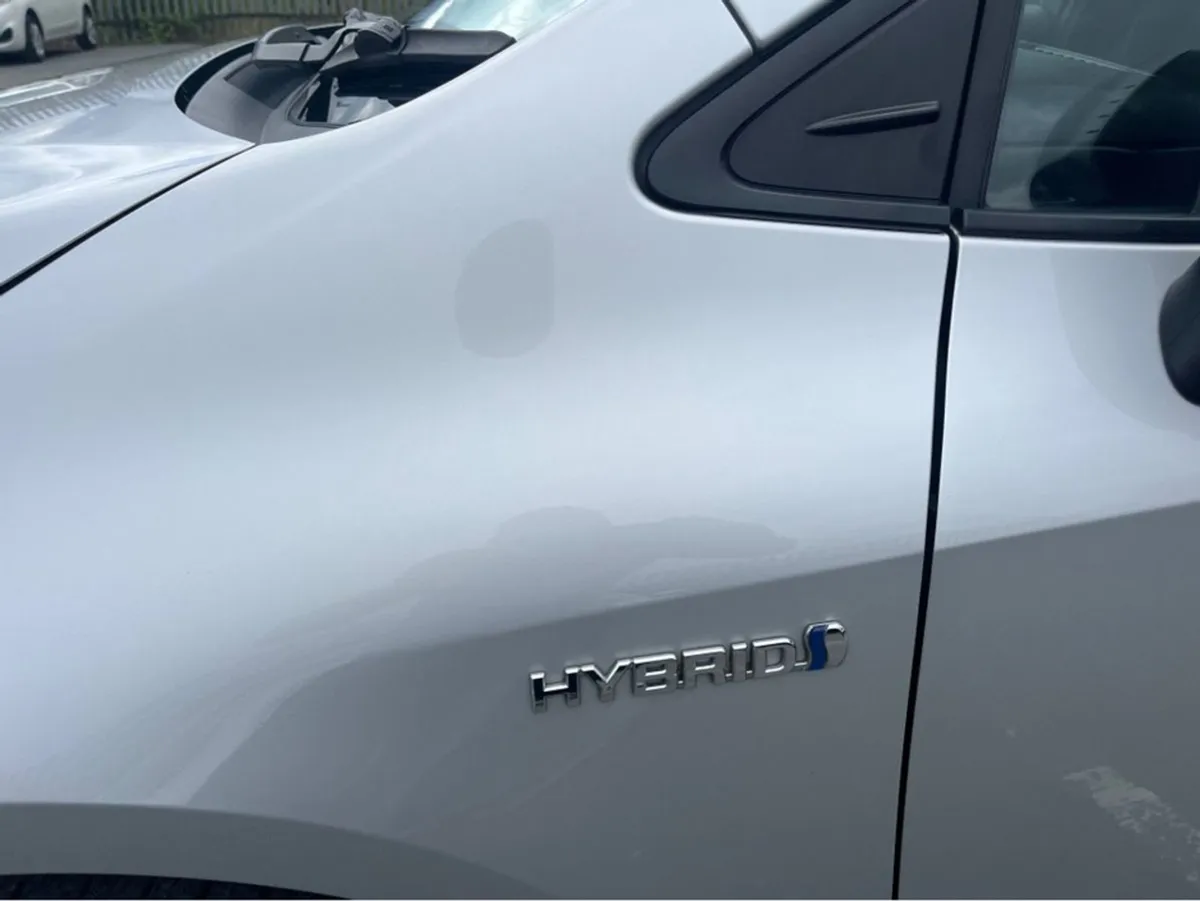Toyota Corolla Hybrid Luna H/B 4DR Auto A - Image 3