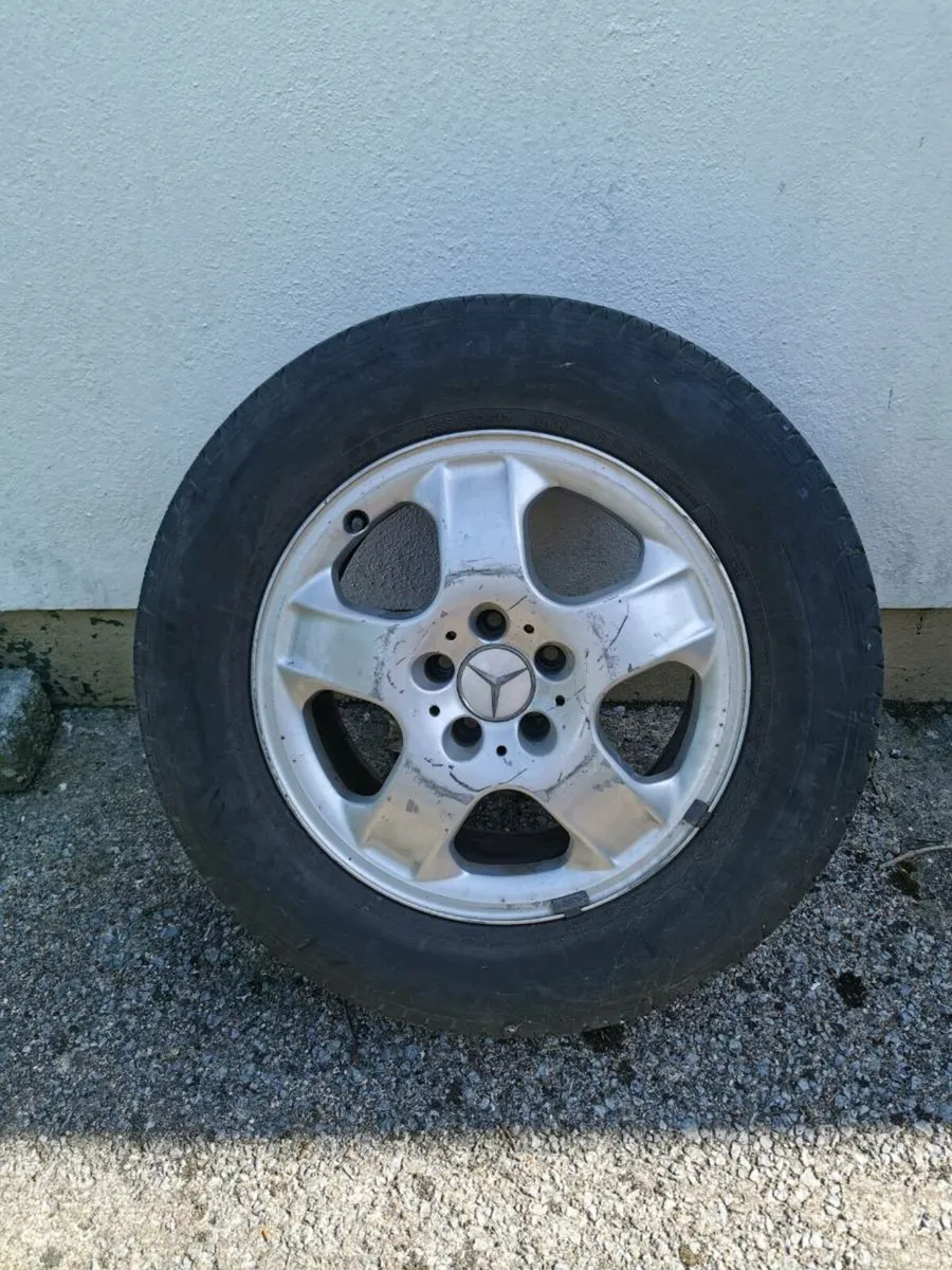 Mercedes ML Alloy wheel - Image 1