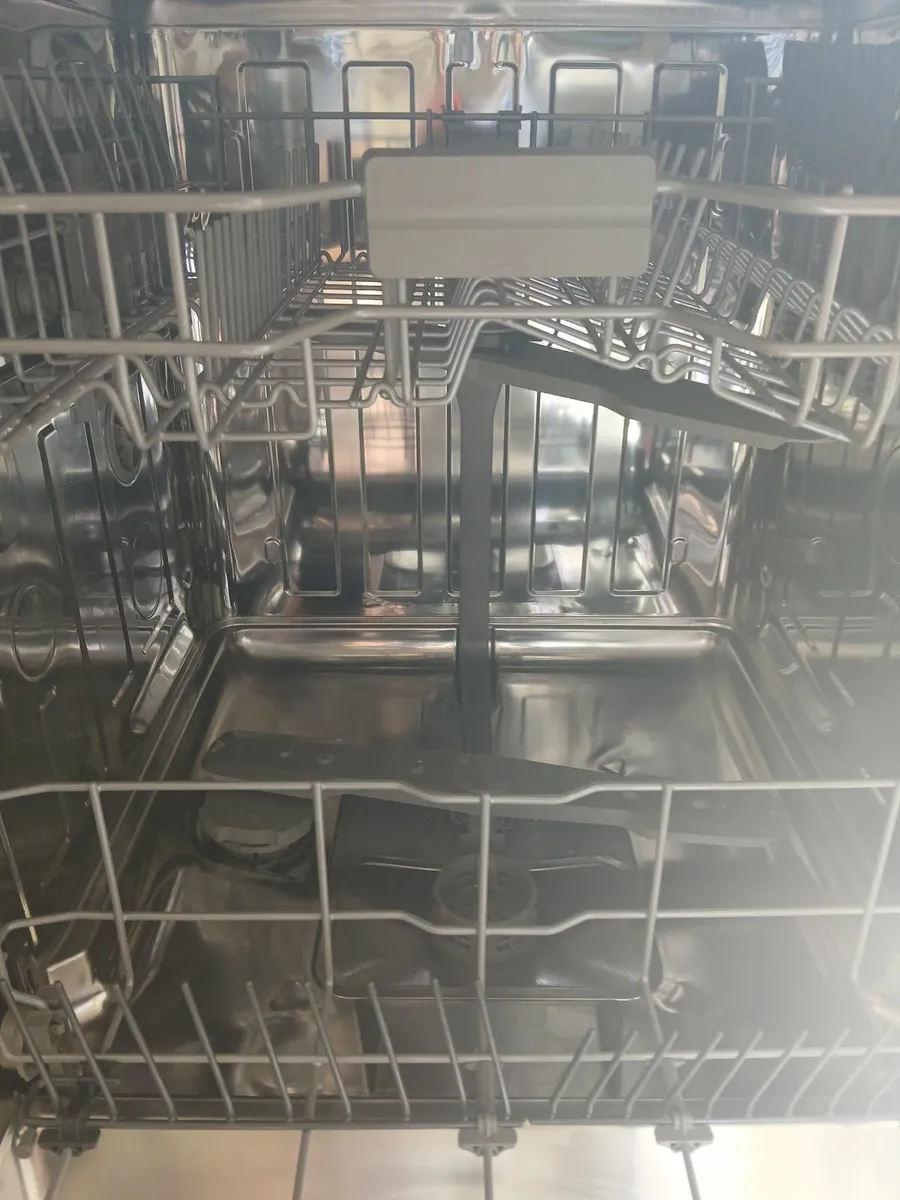 Fridge freezer &dishwasher - Image 4