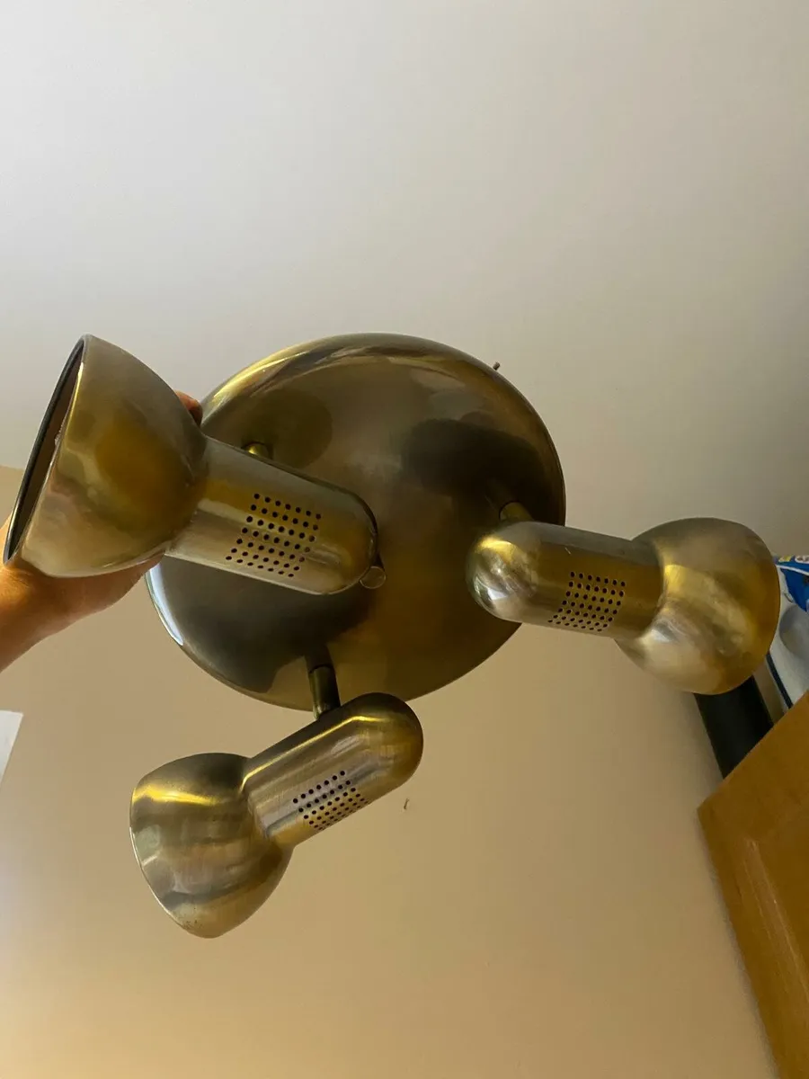 Light fixture - Image 1