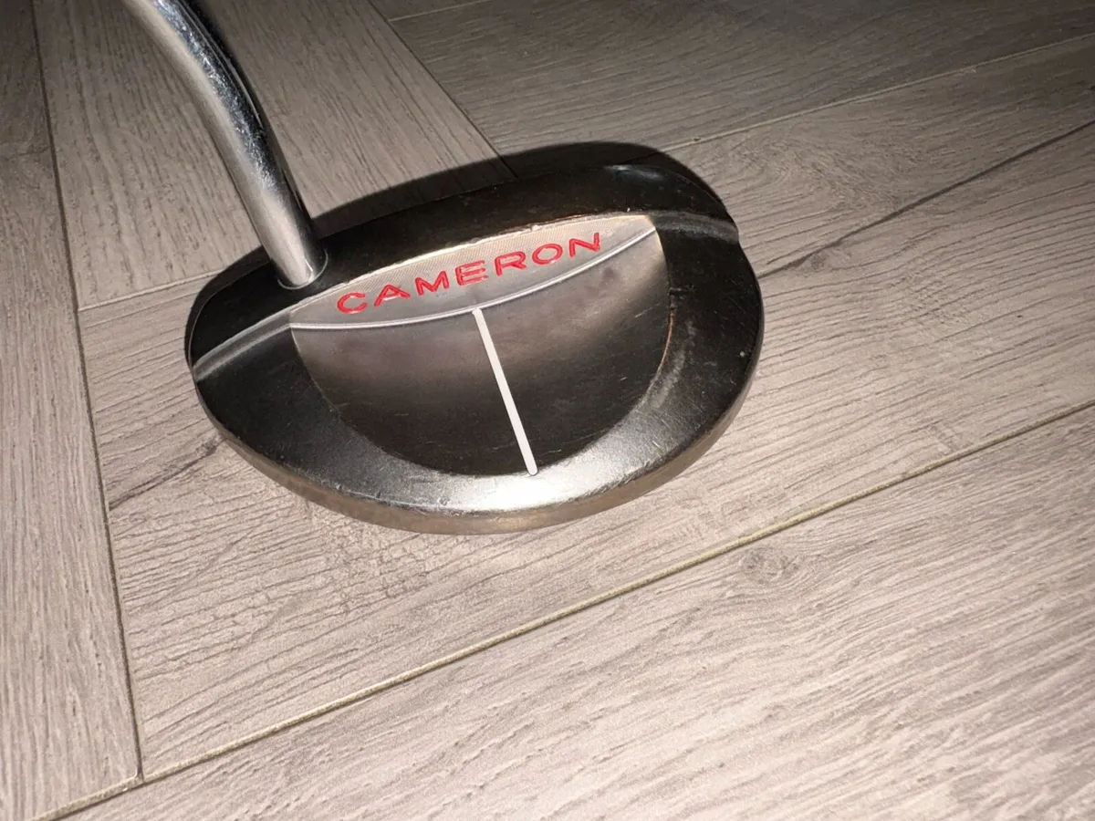 Titelist Scotty Cameron red x 3 - Image 1