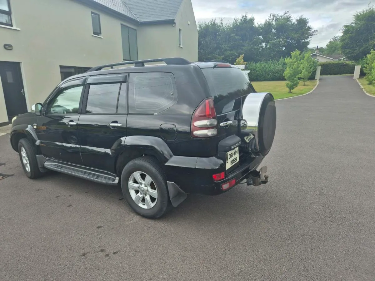 Land cruiser 2006 - Image 3