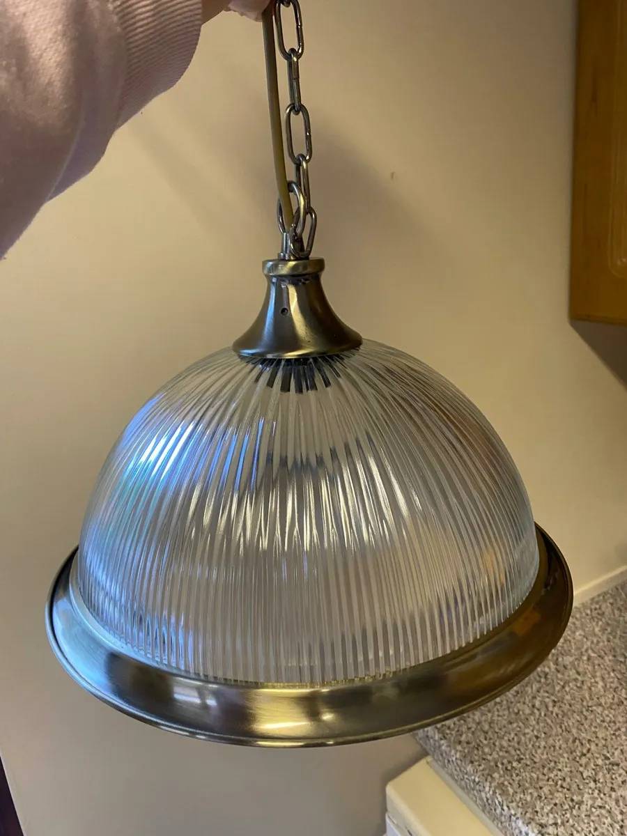 Light fixture - Image 3