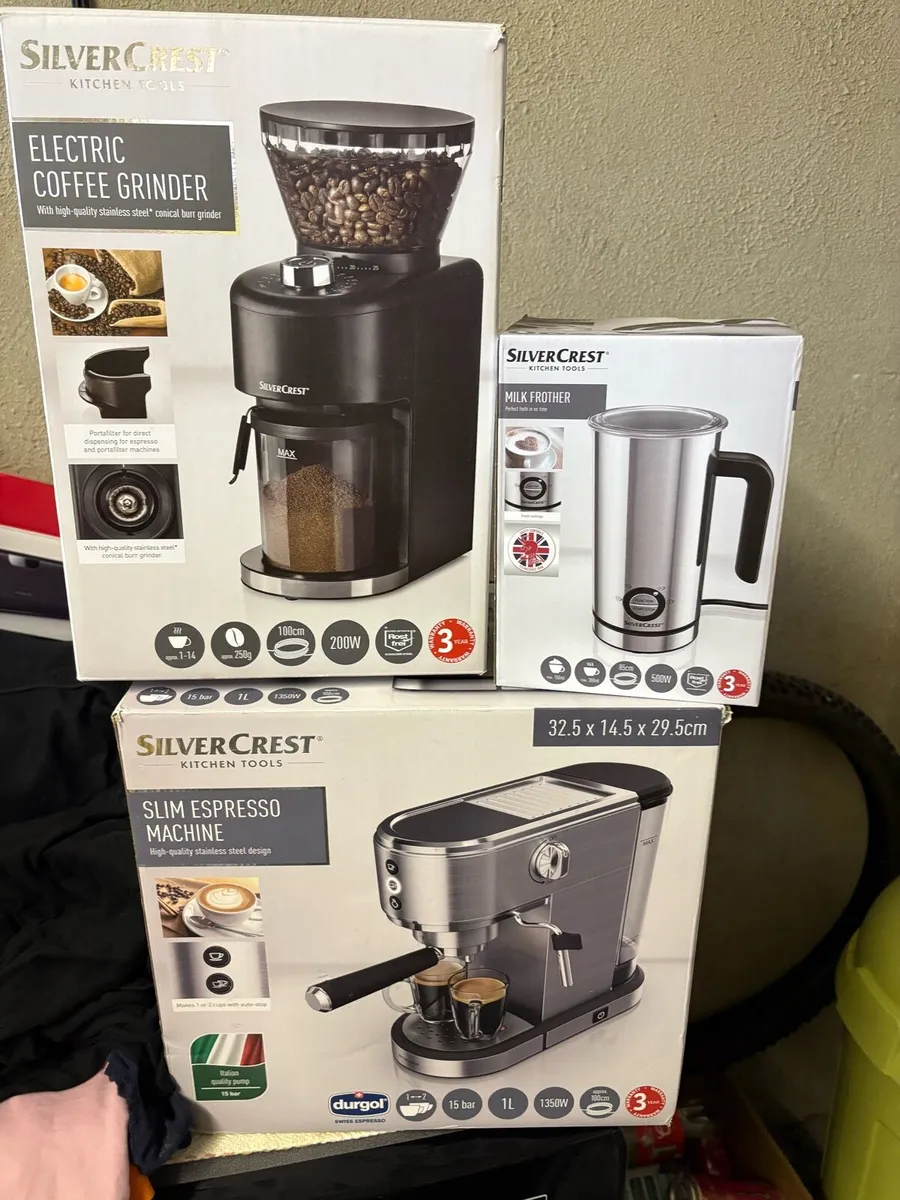 Espresso machine with accessories - Image 1