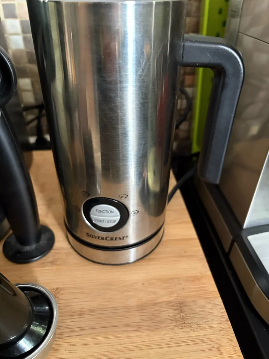 Espresso machine with accessories - Image 3