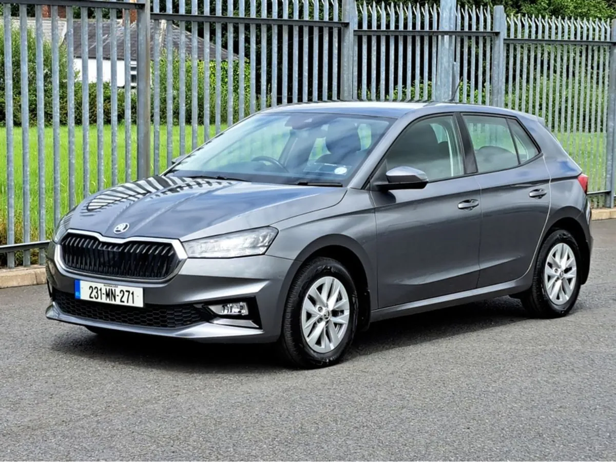 Skoda Fabia Ambition 1.0 MPI 65bhp  reversing Cam - Image 4