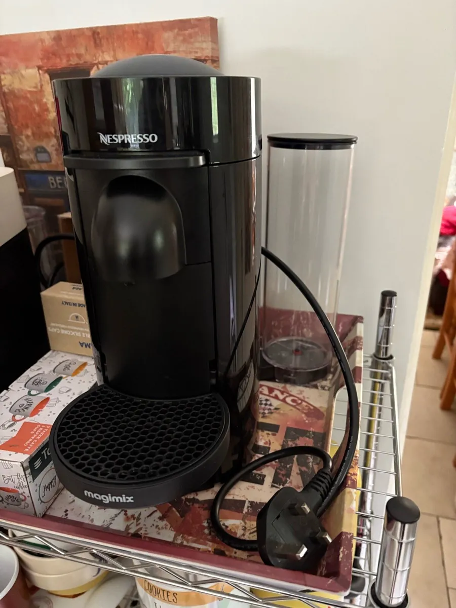 Nespresso coffee pot machines - Image 1