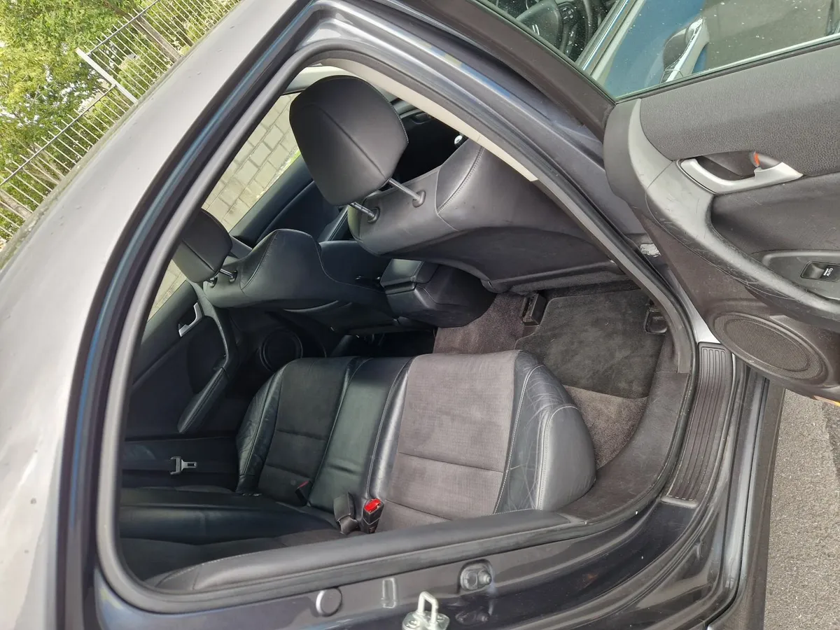 Honda Accord 2014 - Image 2
