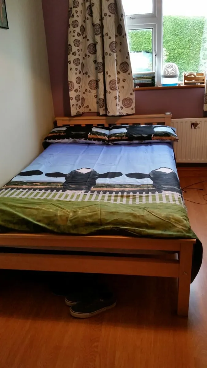 4ft Wooden double bed - Image 1