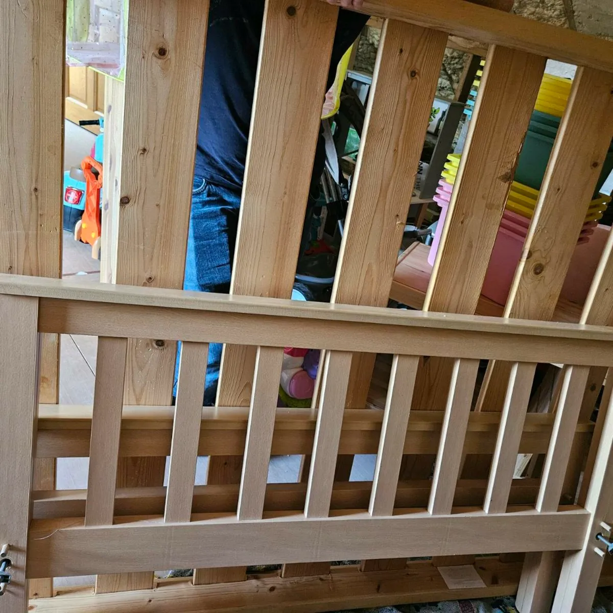 4ft Wooden double bed - Image 2