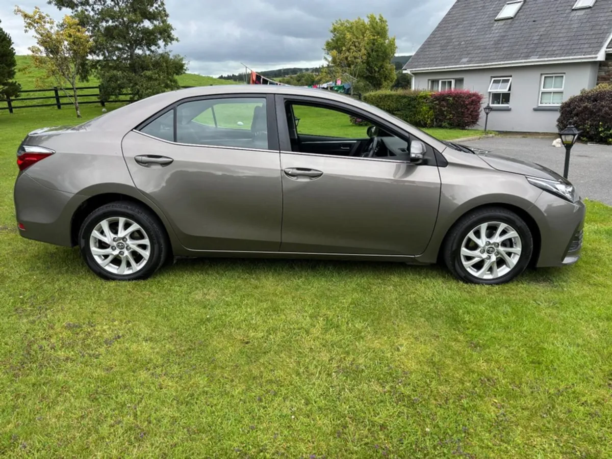 Toyota Corolla 1.4 D-4d Luna 4DR - Image 4