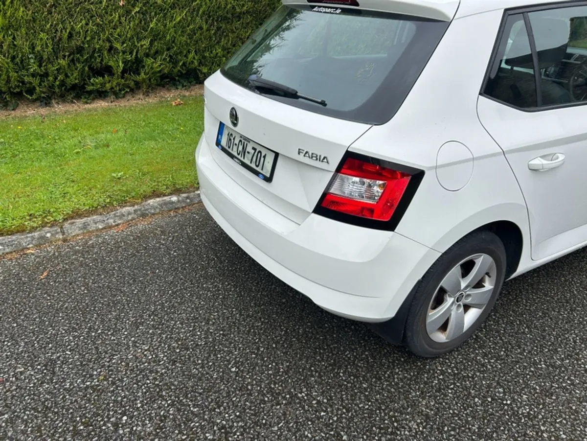 Skoda Fabia Ambition 1.2 TSI Automatic//only 7100 - Image 4