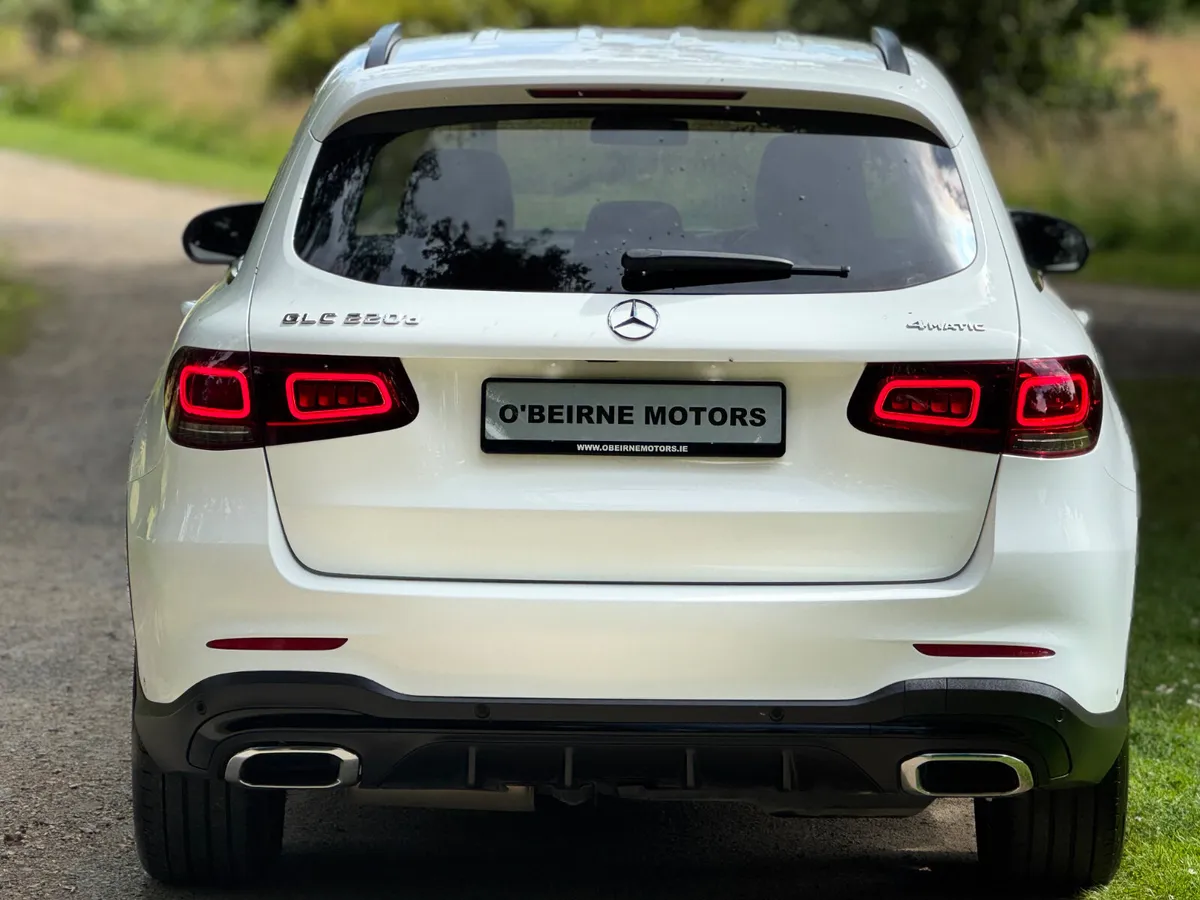 GLC 220 4-MATIC AMG NIGHT EDT - Image 3