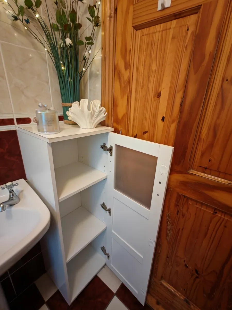 Bathroom cabinet - Image 1