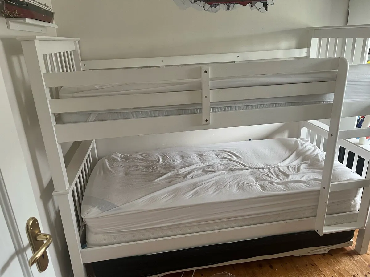 Bunk beds - Image 1