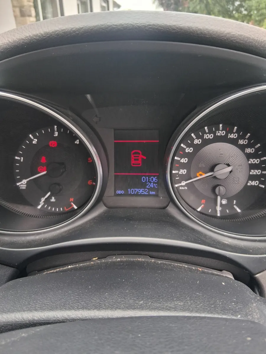 Toyota Avensis 2017 - Image 1