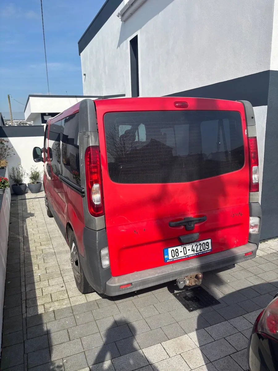 Renault trafic 9seater - Image 3