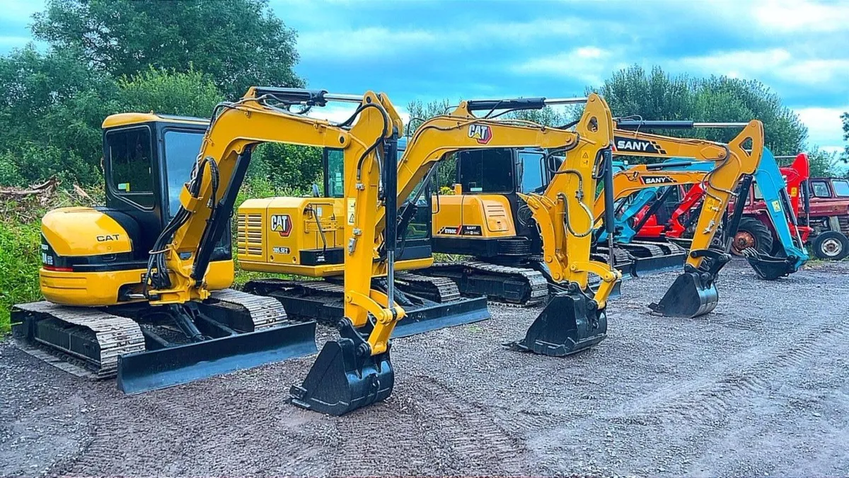 1.5 - 7.5 Tonne Diggers - - - Priced To Sell - Image 1