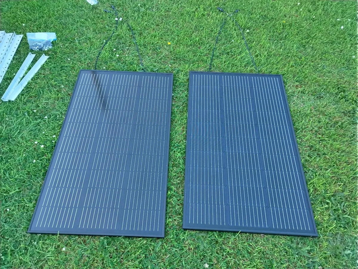 Set of x2 100 Watt Ecoflow Solar Panels €200 - Image 4