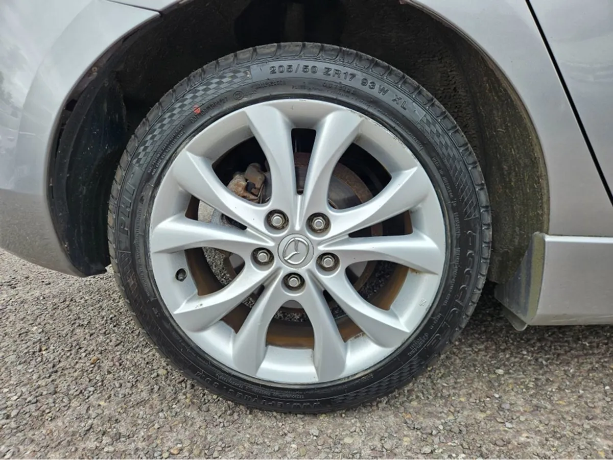 Mazda 3 1.6 D Sport 115PS 5DR - Image 4
