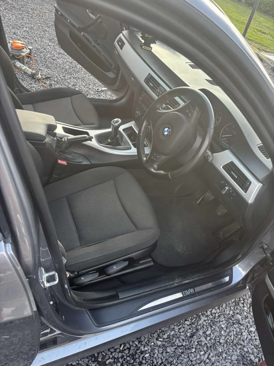 Bmw E90 Low mileage - Image 4