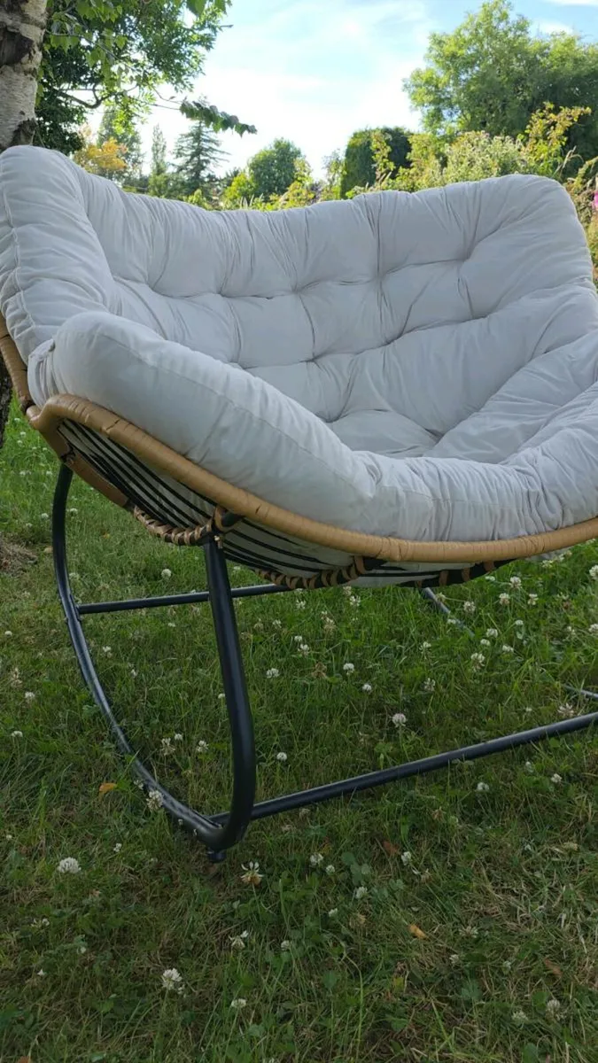 Rocking chair with cushion brand new - Image 3