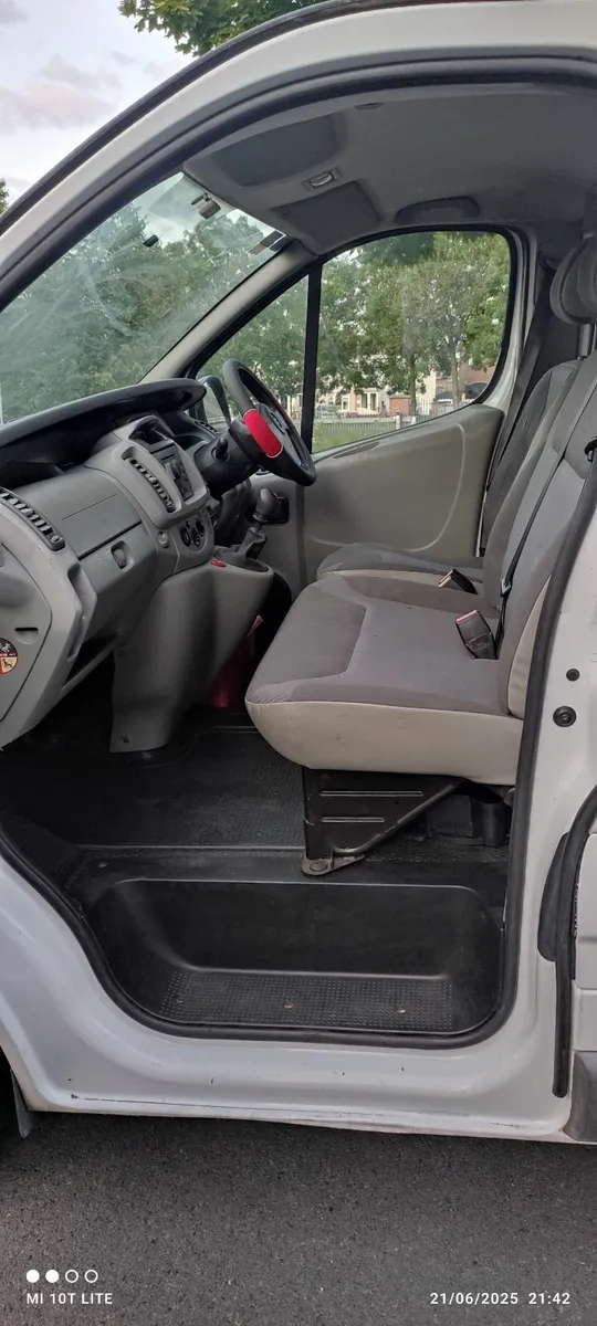 Opel Vivaro 2007 - Image 2
