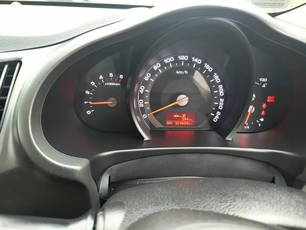 Kia Sportage 2012 - Image 2