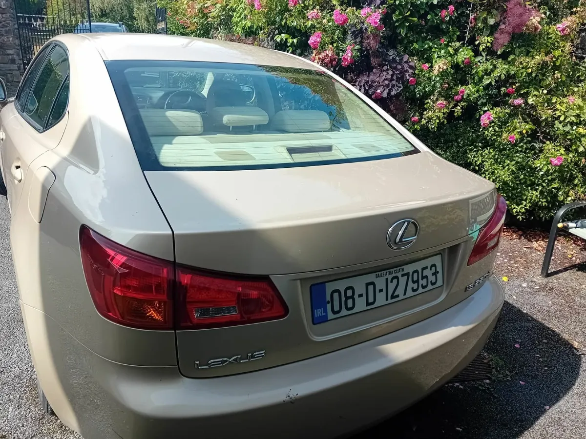 Lexus IS very low mileage, service history - Image 3